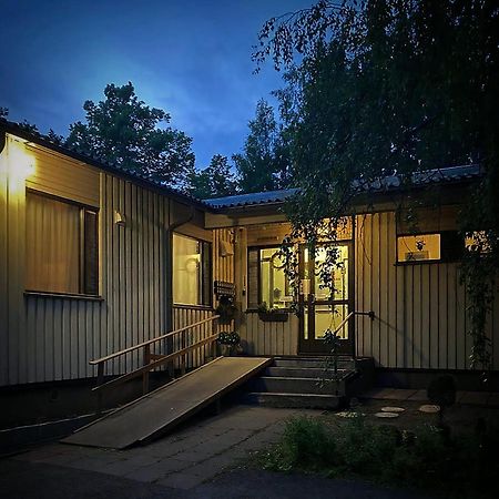 Guesthouse - Kuin Kotonaan Kotka Exterior foto